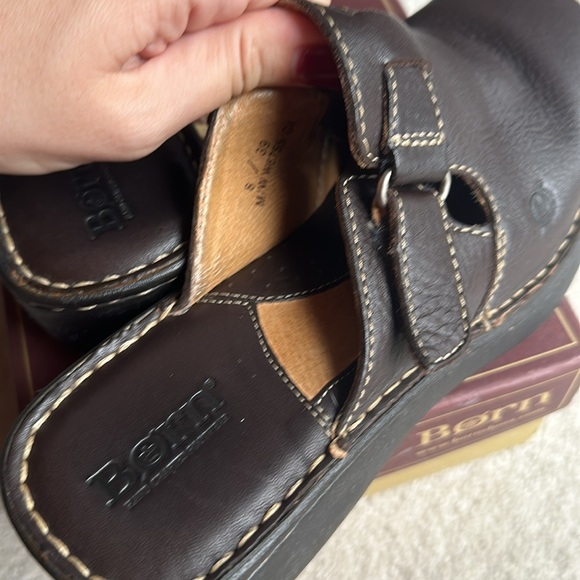 Brown Born Clogs - size 8 - Picture 6 of 9